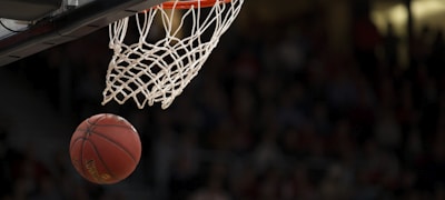 yy易游体育移动端看球应用场景展示